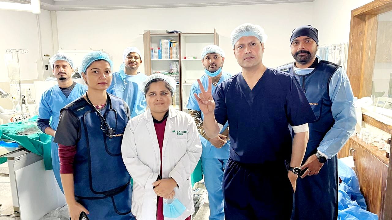दून अस्पताल के हृदय रोग विशेषज्ञ व उनकी टीम ने बैलून माइक्रो वॉल्वोटॉमी से बचाई गर्भवती महिला की जान,बच्चा सुरक्षित