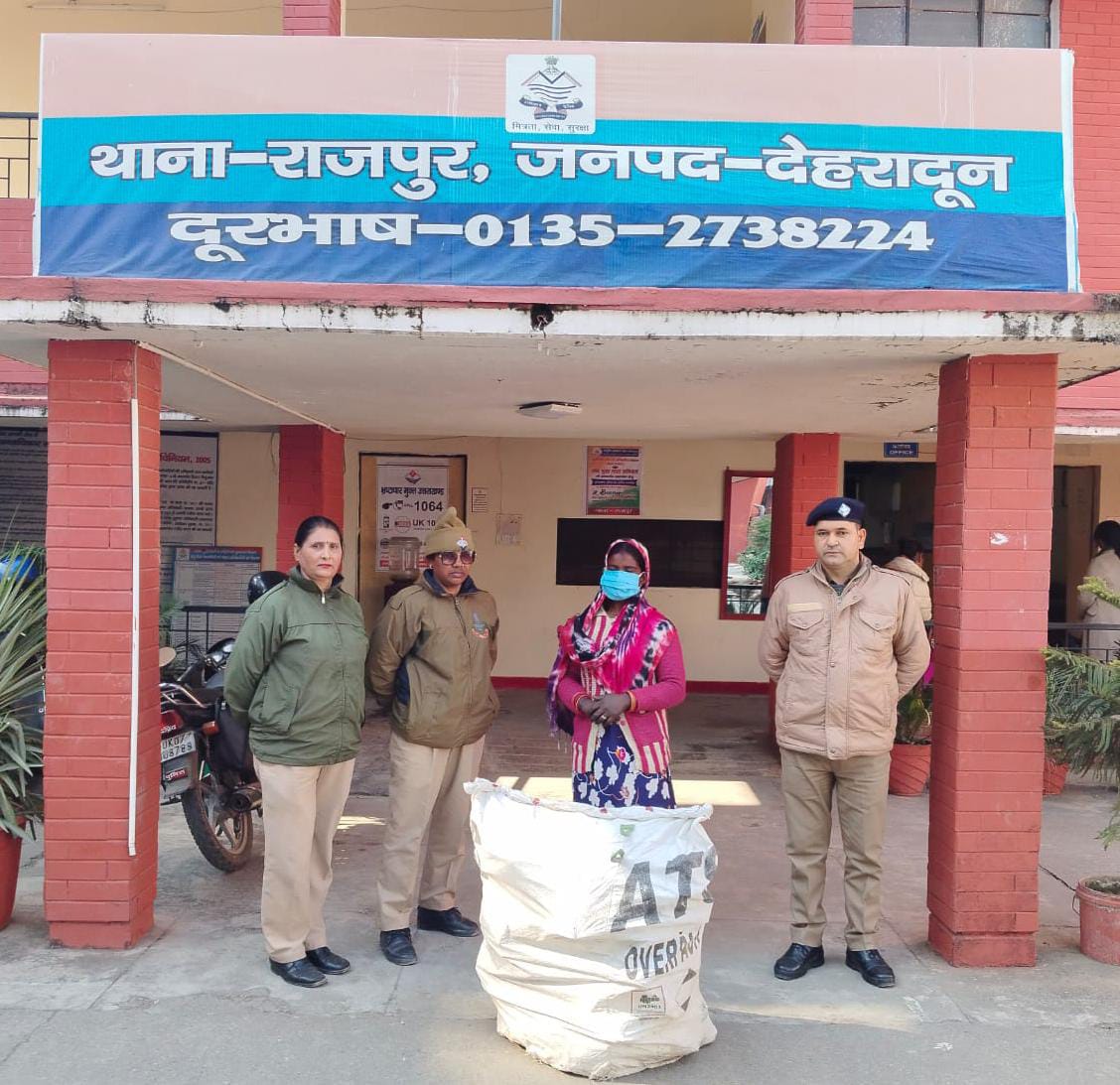 सरकारी प्रोजेक्ट के तार व केबल चुराने वाली महिला गिरफ्तार
