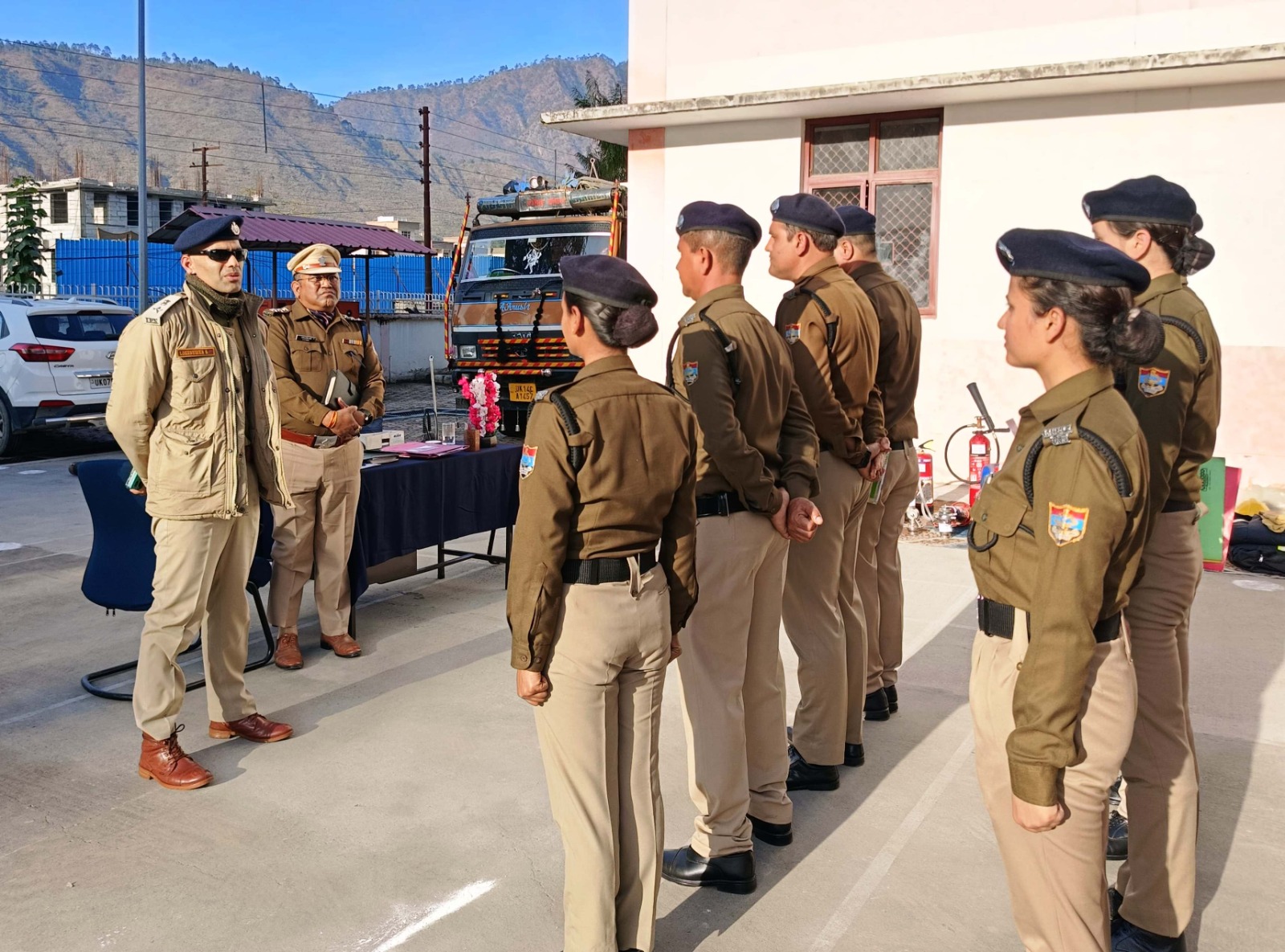 कप्तान लोकेश्वर ने किया श्रीनगर महिला थाना व फायर यूनिट का निरीक्षण