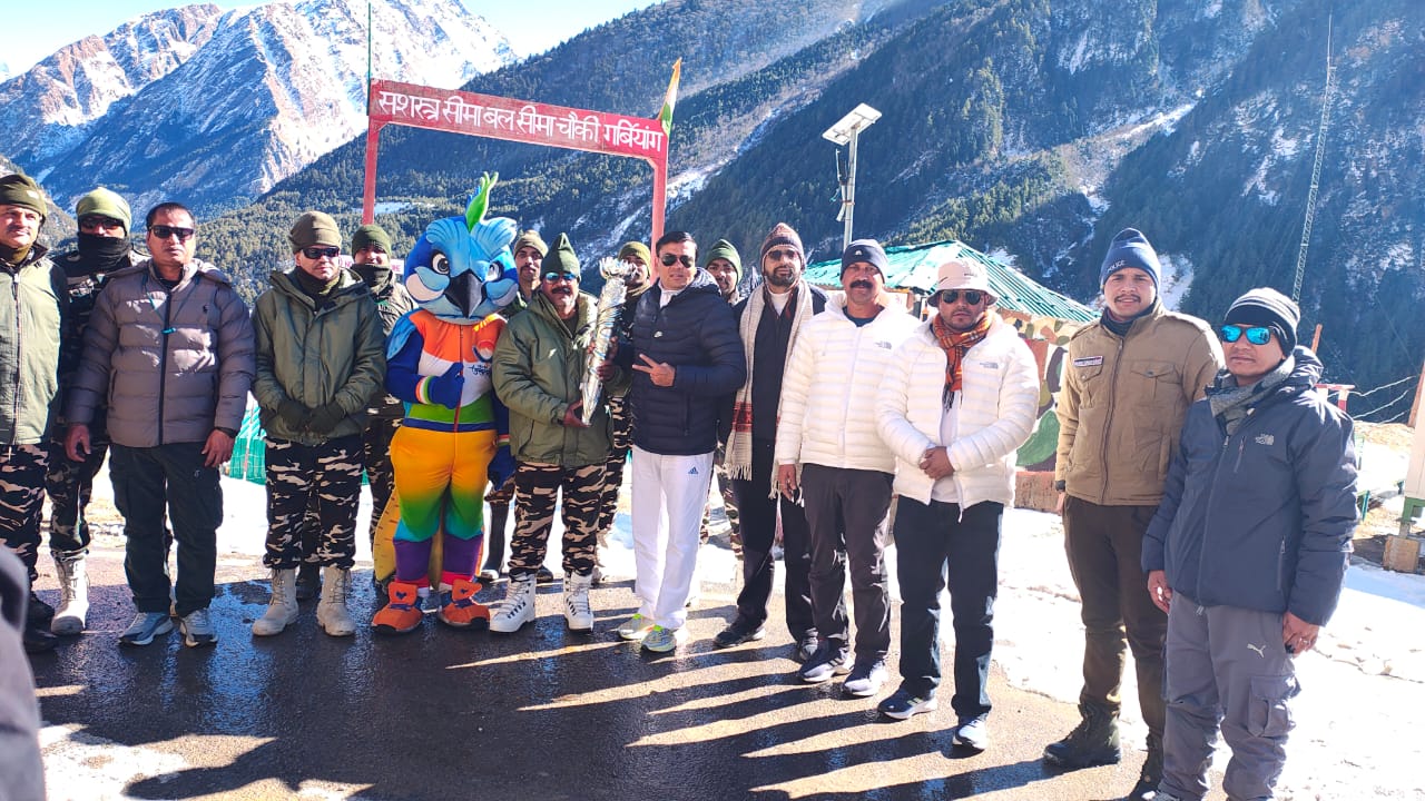 कोवताली धारचुला पुलिस व आर्मी के जवानों ने मशाल रैली का किया स्वागत