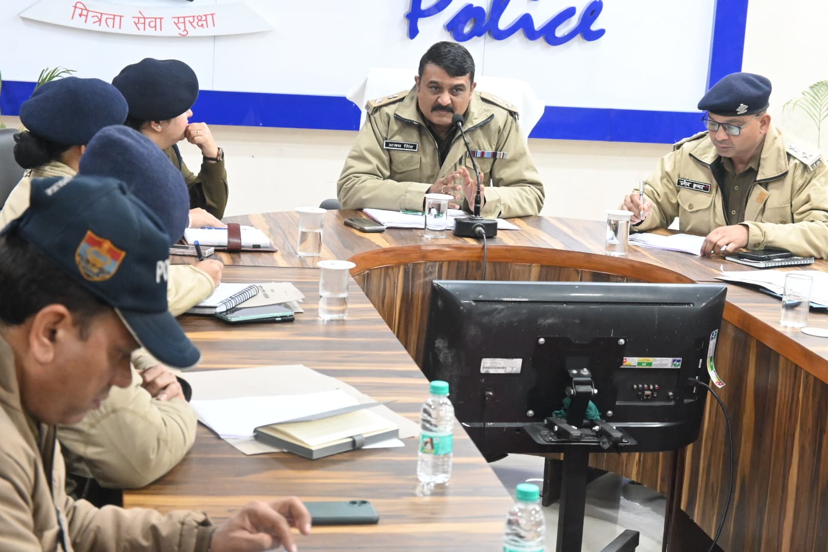 नगर निकाय चुनावों व राष्ट्रीय खेलो को सकुशल सम्पन्न करवाने को कप्तान अजय ने टीम को कमर कसने के दिये आदेश, सुरक्षा में चूक न करने के निर्देश
