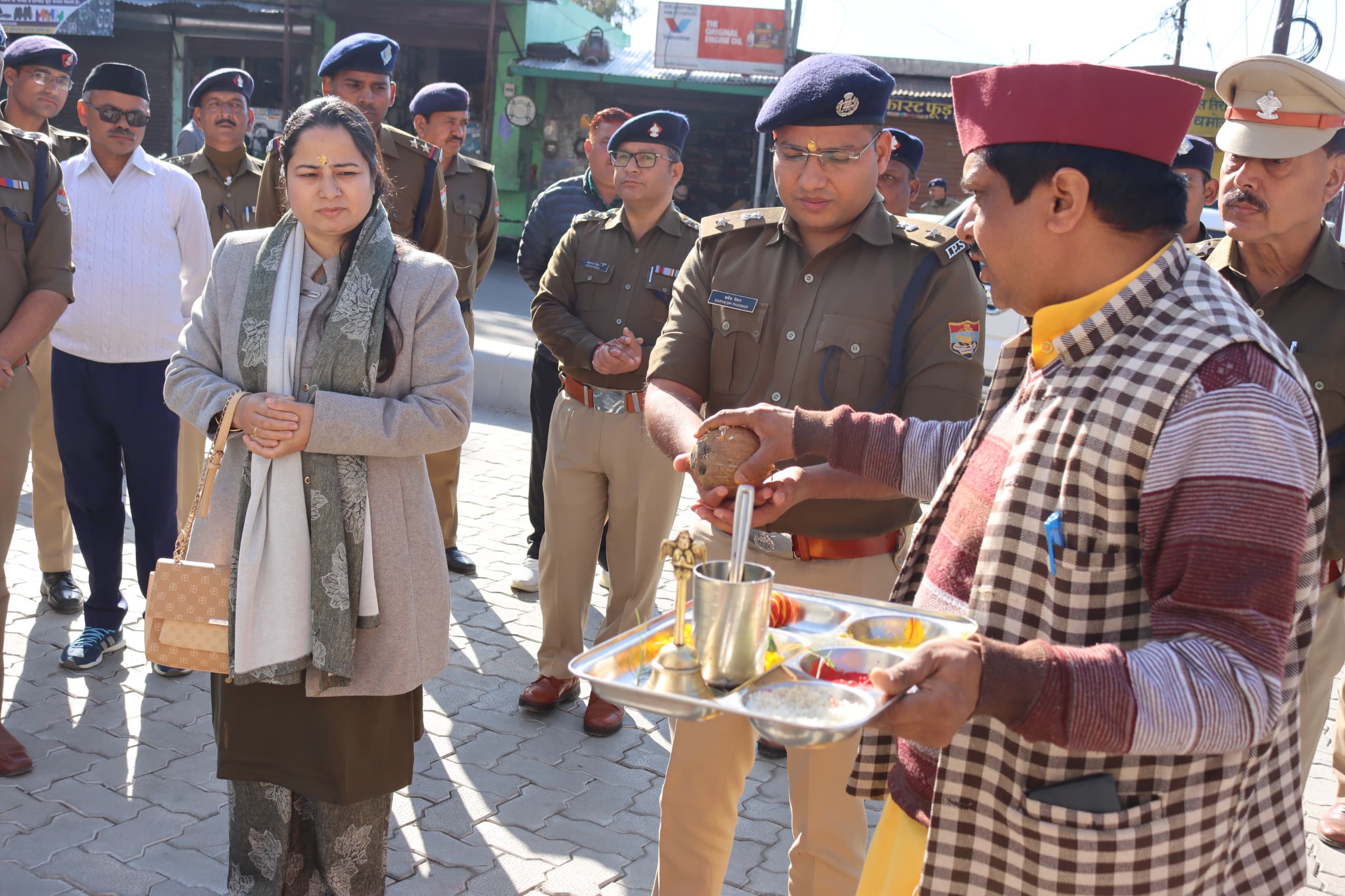 स्व. प्रदीप रावत फिलिंग स्टेशन का विधिवत शुभारंभ: चमोली पुलिस का नगरवासियों के लिए तोहफा