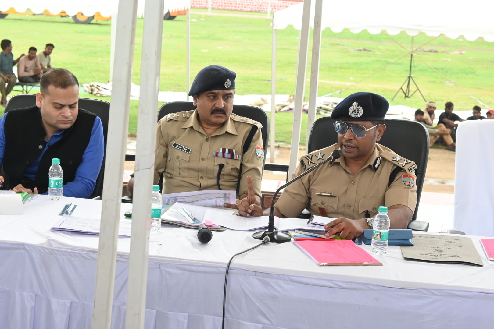 वीवीआईपी भ्रमण के दृष्टिगत अधिकारियों ने पुलिस बल को किया ब्रीफ, ड्रोन उड़ाना रहेगा प्रतिबंधित
