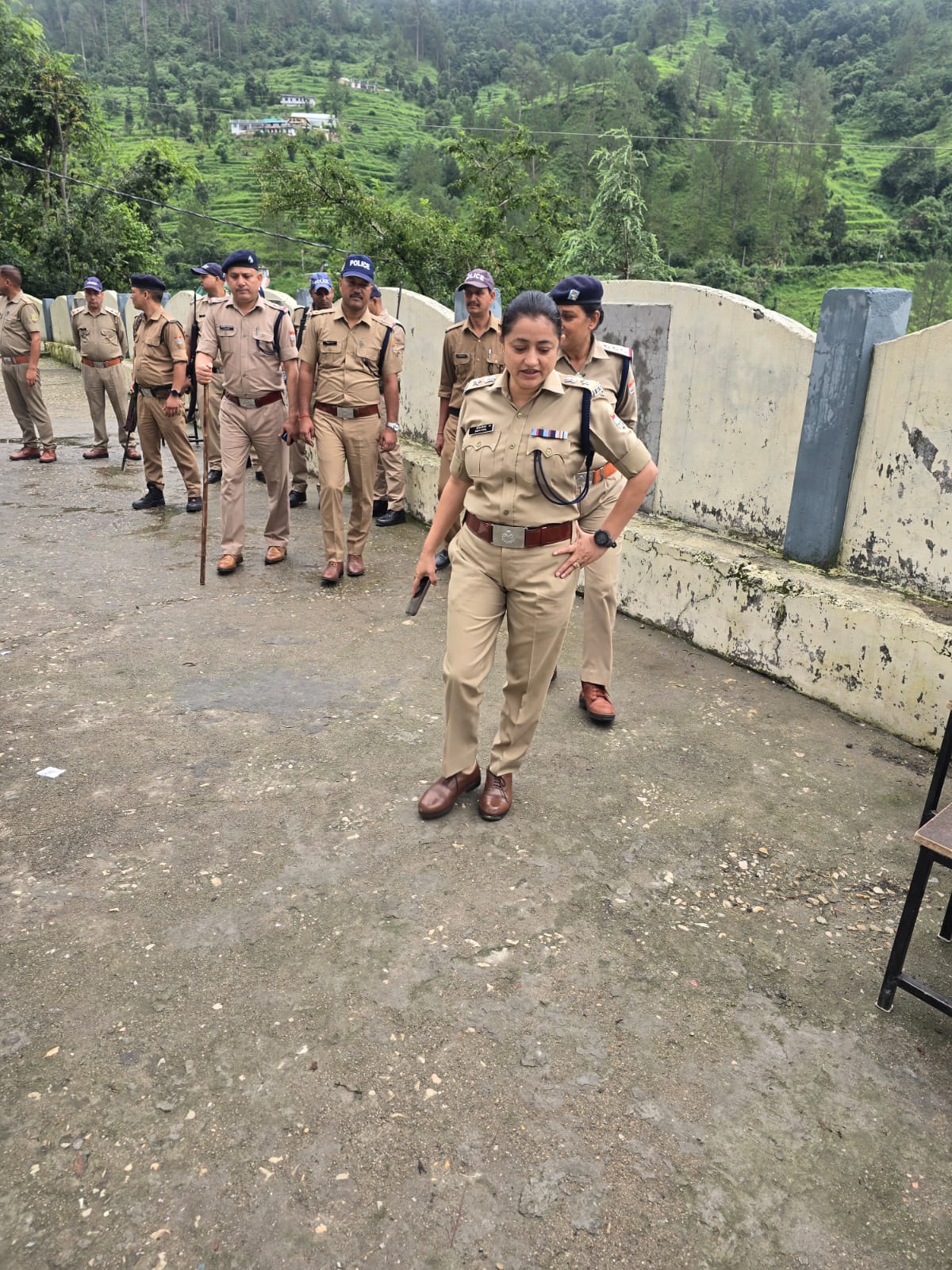 दूसरे चरण के चुनाव को लेकर एसपी उत्तरकाशी द्वारा किया गया पोलिंग बूथो का निरीक्षण
