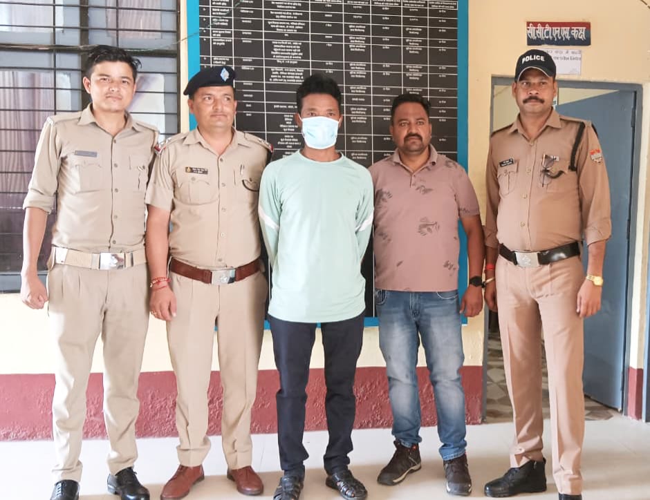 2 किलो भालू की पित्त व 300 ग्राम चरस के साथ एक अभियुक्त गिरफ्तार