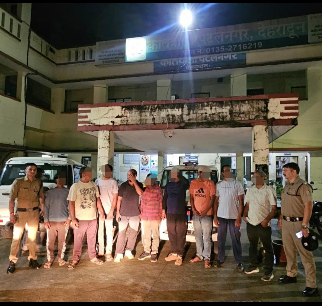 90 शराबियों को 'बस सेवा'से लाये थाने, 22 हज़ार वसूले