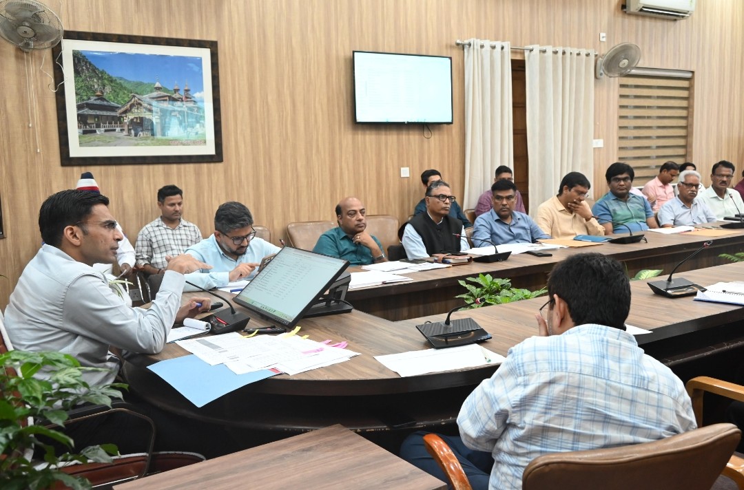 हर एक पीड़ित को उनके हक का मुआवजा व राहत दिलवाना प्रशासन की है प्राथमिकता: डीएम