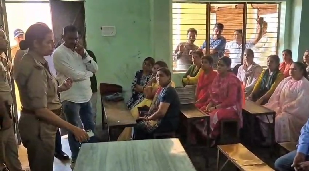 एसआईटी ने ली खालिद के घर की तलाशी, परीक्षा केंद्र में की छानबीन व पूछताछ