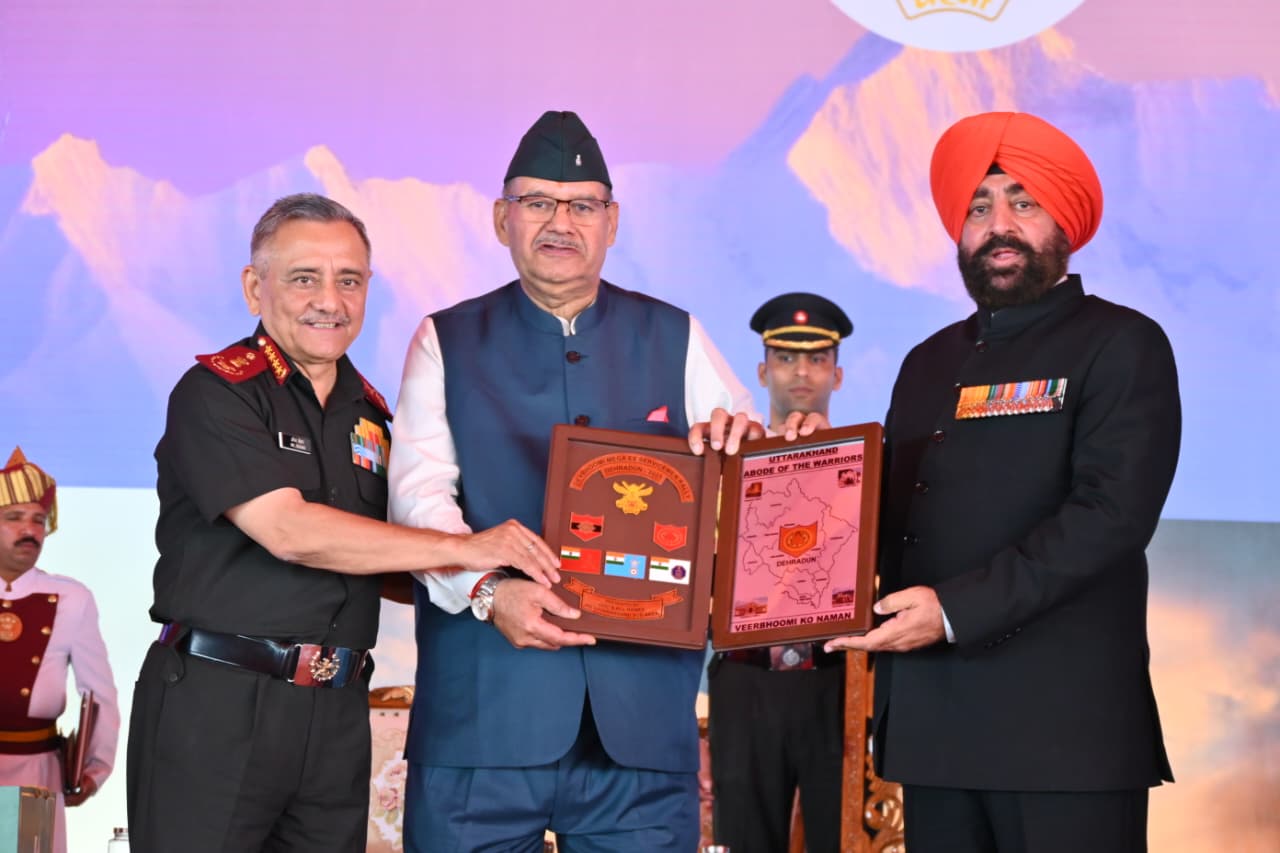 देहरादून में पूर्व सैनिकों के सम्मान में भव्य रैली का हुआ आयोजन