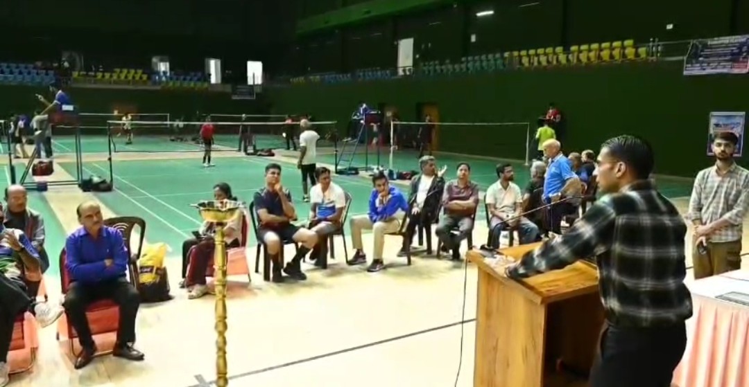 डीएम सविन ने किया 4वीं मास्टर्स बैडमिंटन प्रतियोगिता का उद्धघाटन