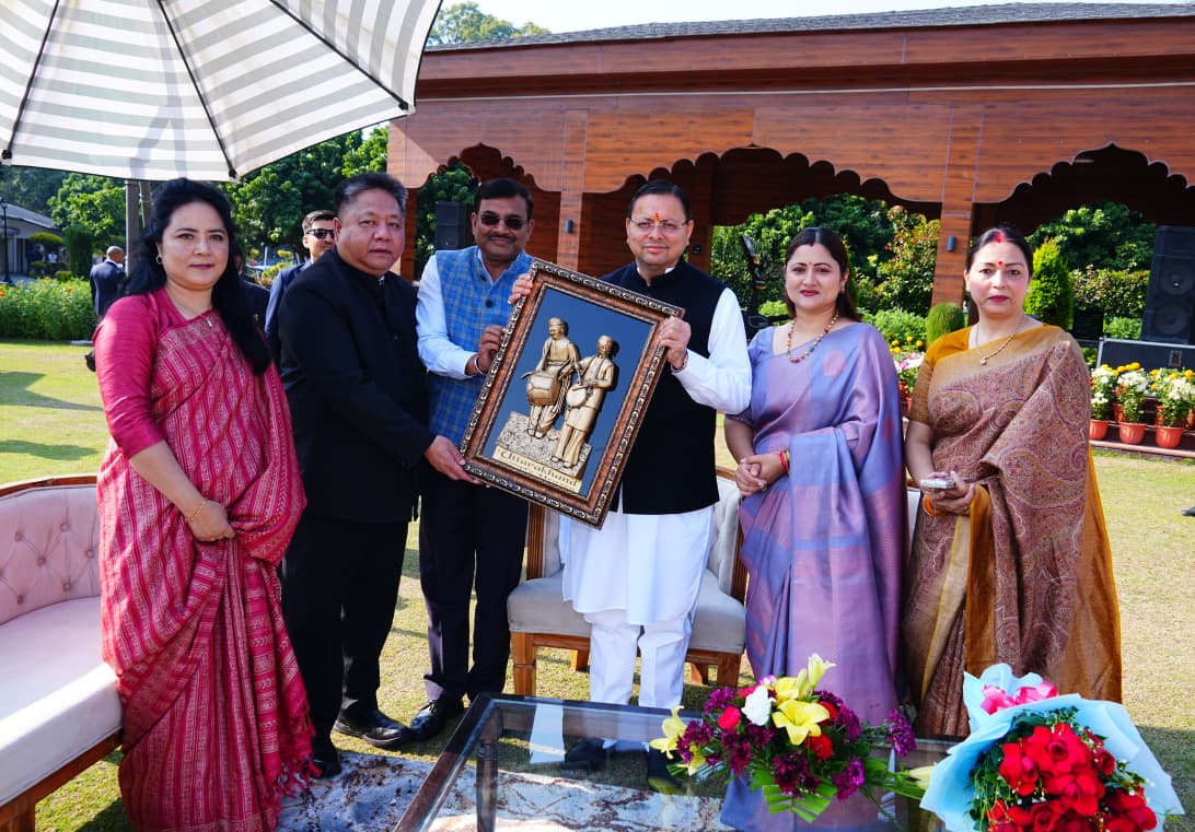 सीएम धामी ने आईएएस अधिकारियों को तेज़ और पारदर्शी शासन का दिया संदेश