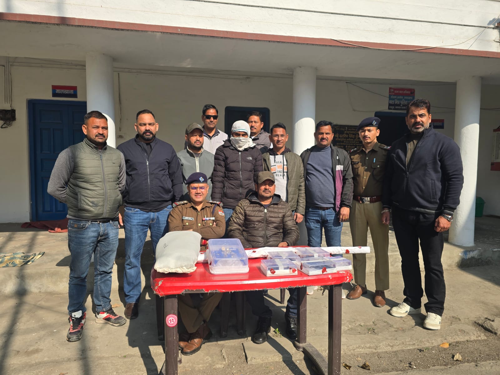 एसटीएफ ने पकड़ा हथियारों का तस्कर