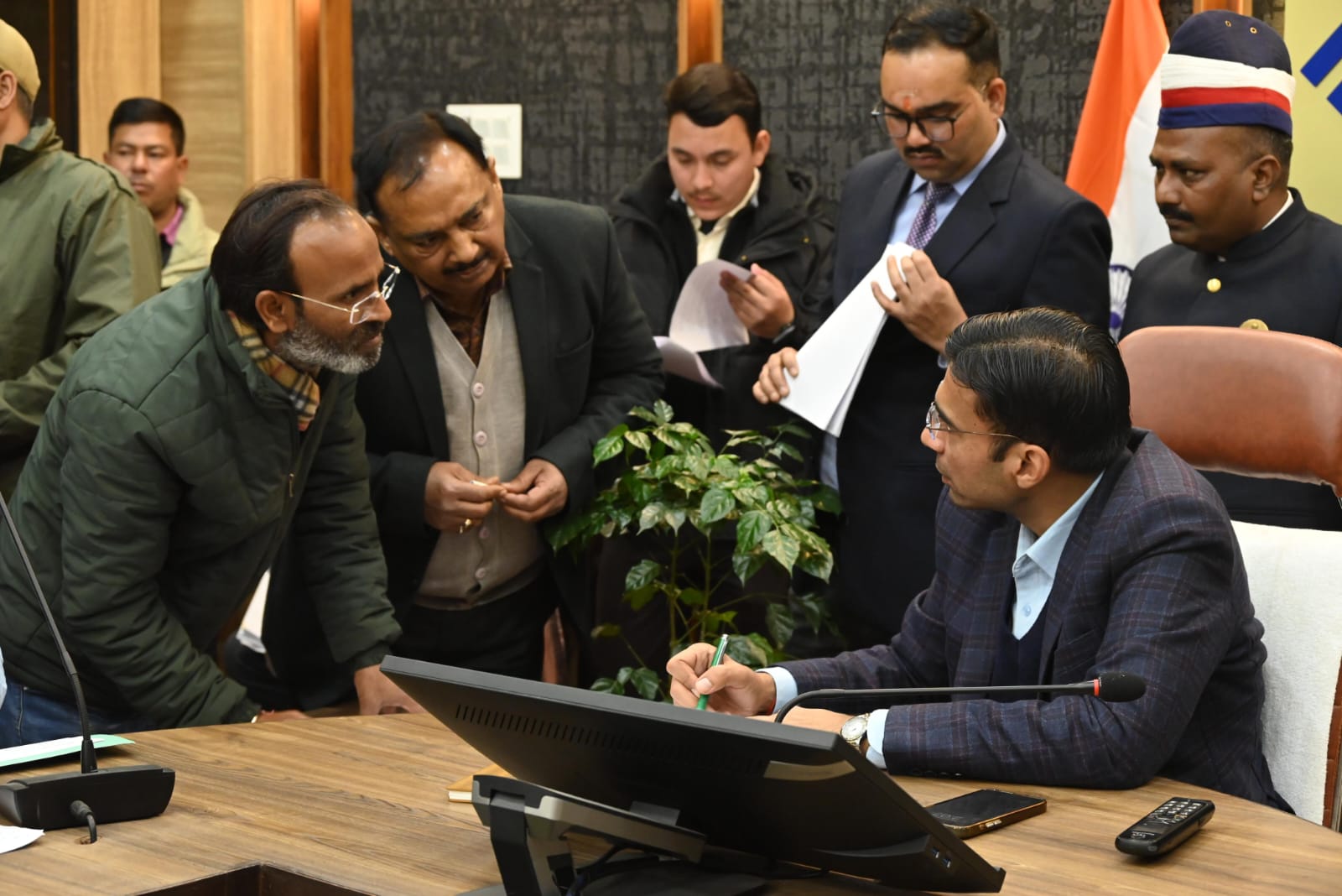 जनसमस्याओं के समाधान का प्रभावी मंच बना डीएम बंसल का जनता दरबार