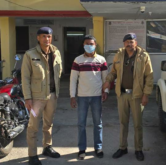 दून पुलिस ने 10 हजार के इनामी अभियुक्त को हरिद्वार से किया गिरफ्तार