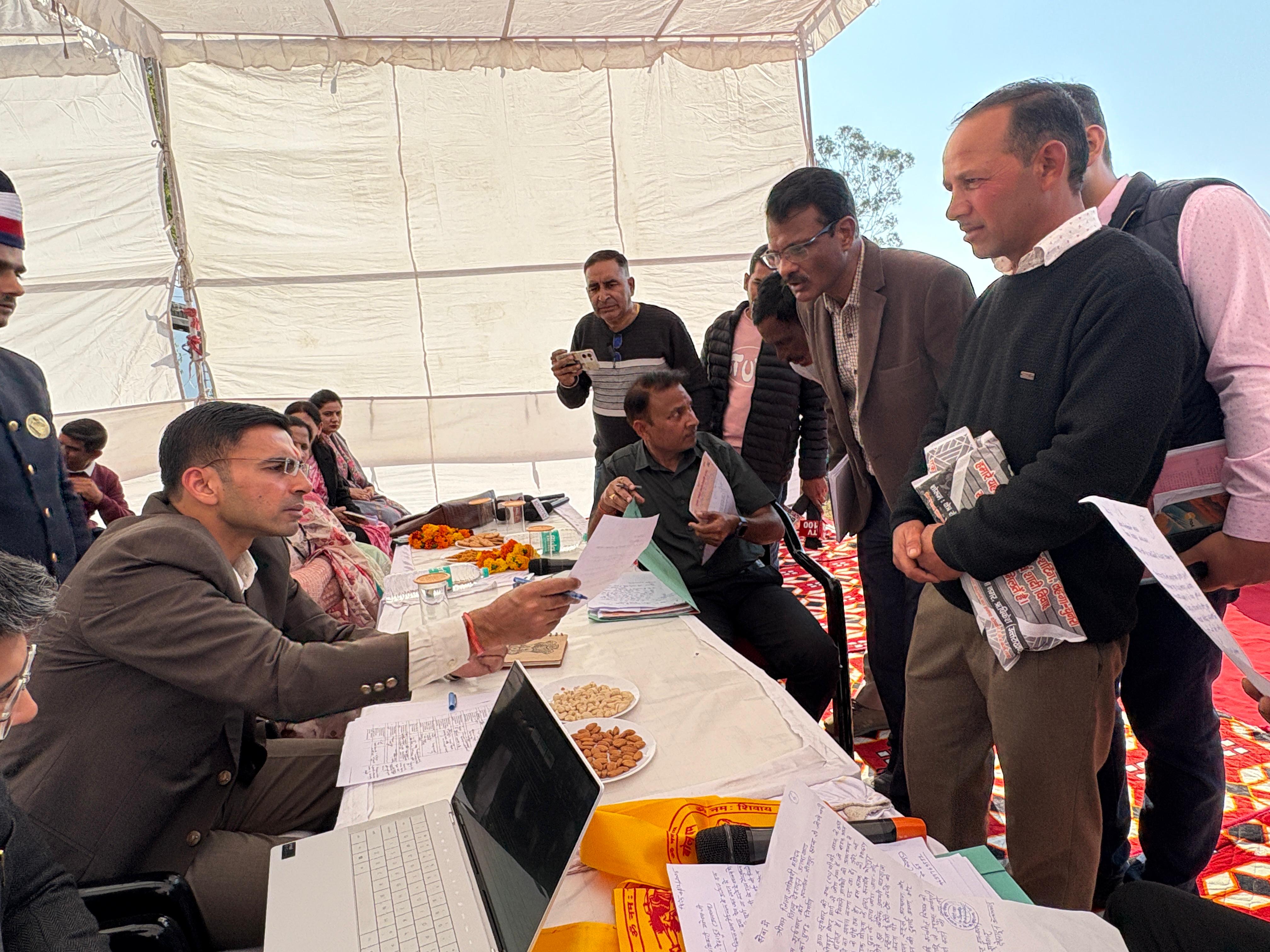 शिकायत पर एक्शन: डीएम की सख्ती से जारी हुए लंबित मृत्यु प्रमाण पत्र