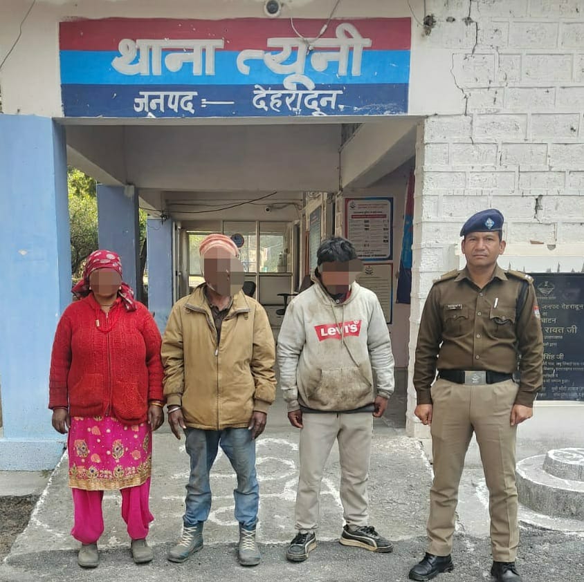 घर से बिन बताए निकले बच्चे को अपनों से मिलाकर दून पुलिस ने लौटाई घरवालों के चेहरे पर मुस्कान