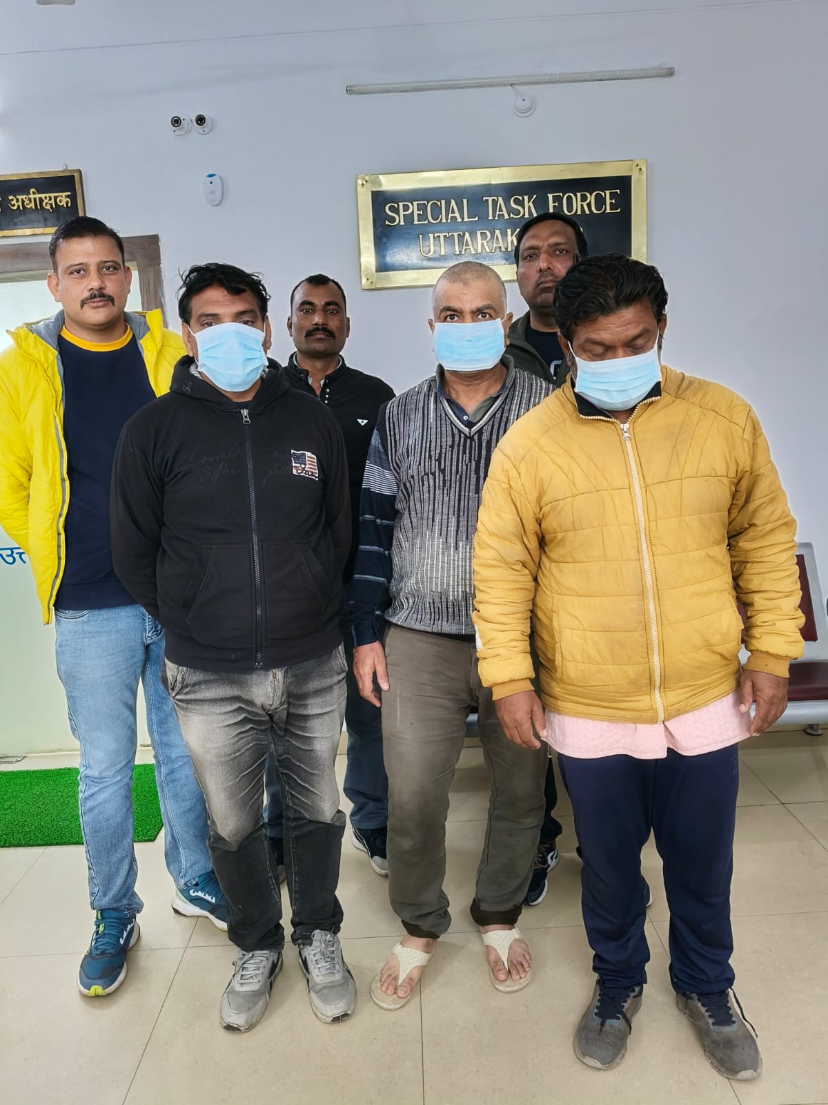 नामी कंपनियों के नाम पर फर्जी दवाईयां बेचने वाले गिरोह के 3 और अभियुक्त को एसटीएफ़ ने धरा