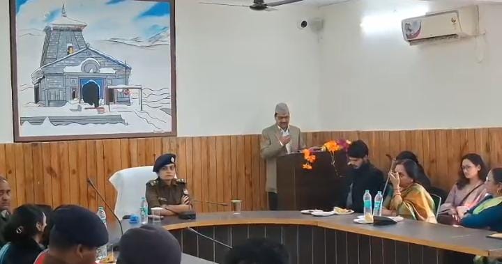 रुद्रप्रयाग पुलिस परिवार से आज सेवानिवृत्त अधिकारियों को भावभीनी विदाई