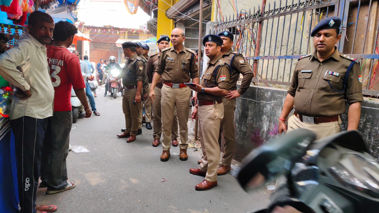 झंडा मेले को लेकर दून पुलिस सतर्क,एसपी सिटी ने मेला क्षेत्र का किया निरीक्षण