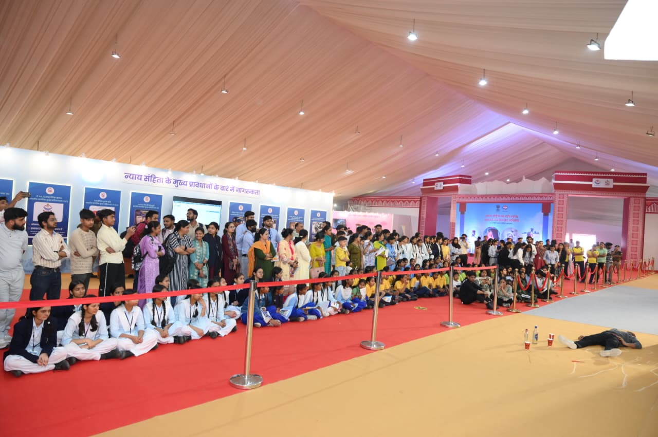 बैरागी कैम्प में “न्याय संहिता” प्रदर्शनी बनी जन-जागरूकता का बड़ा मंच,विद्यार्थियों में दिखा उत्साह