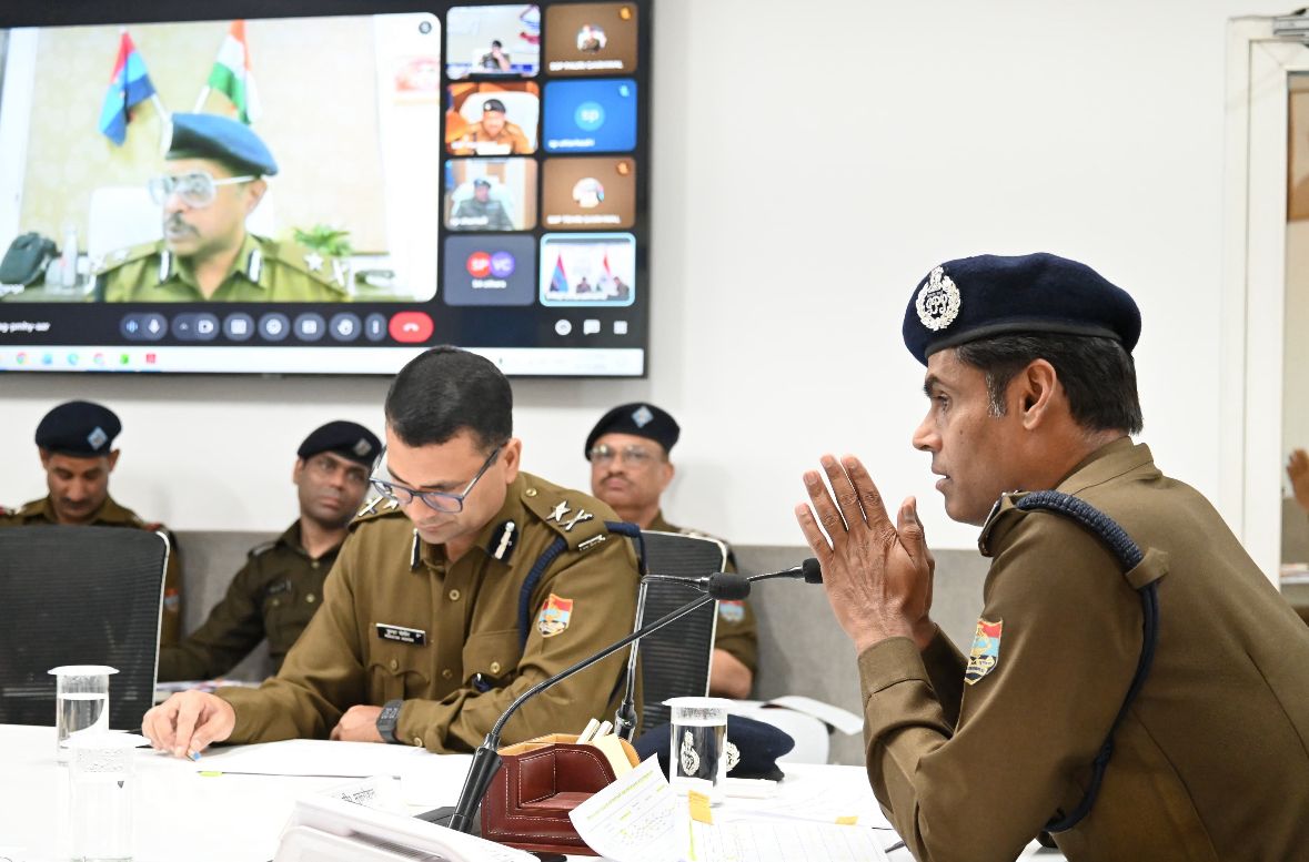 प्रदेश में कानून व अपराध व्यवस्था को लेकर ए डी जी लॉ एंड ऑर्डर द्वारा की गई राज्य स्तरीय बैठक