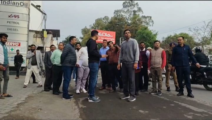 रोड कटिंग में लापरवाही पर सख्त रुख—समयसीमा तोड़ने वालों पर कार्रवाई तय