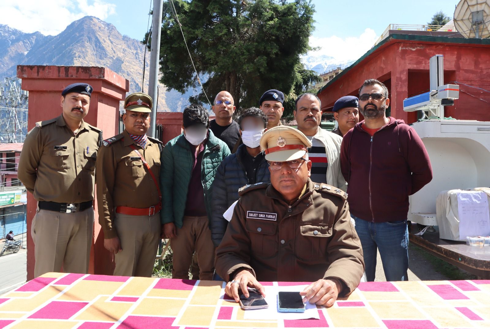 चमक के पीछे का छल: फर्जी हॉलमार्क से लाखों की ठगी करने वाला गिरोह गिरफ्तार