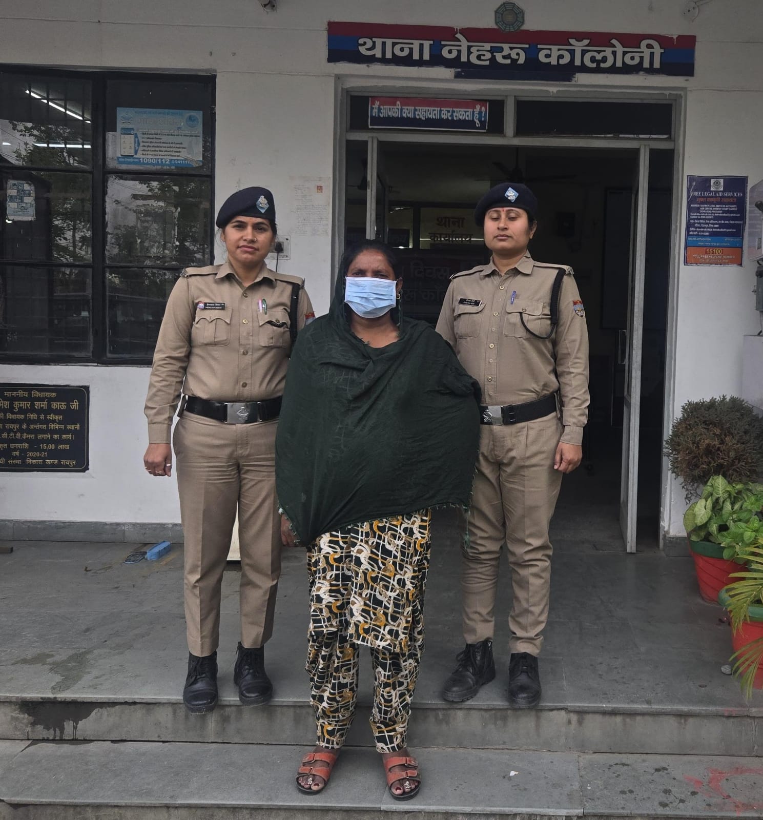 दून पुलिस की बड़ी कार्रवाई: महिला समेत 3 नशा तस्कर गिरफ्तार, स्मैक-चरस-गांजा बरामद*
