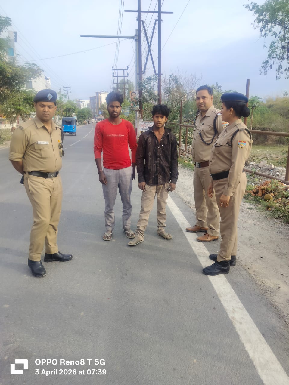 मॉर्निंग वॉक पर निकले लोगो से बातचीत कर पुलिस ने दिलाया सुरक्षा का भरोसा