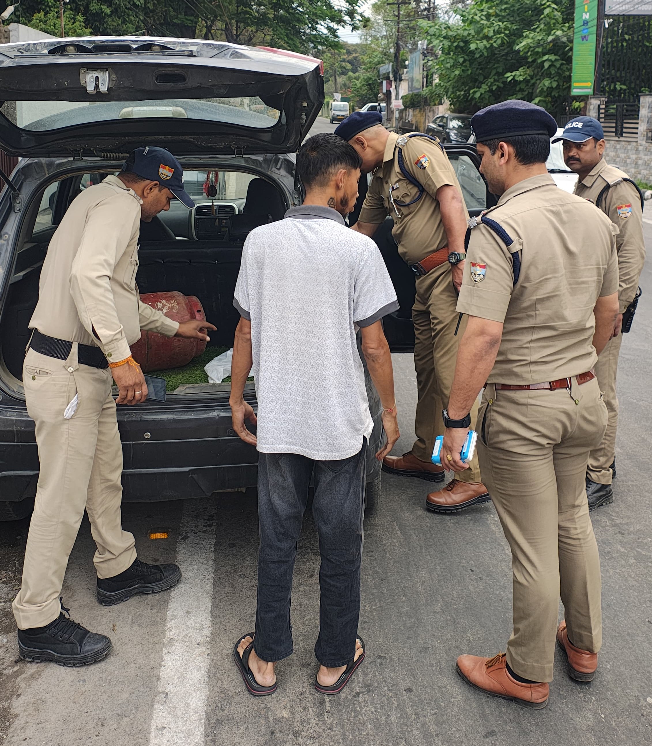 एसएसपी के निर्देश पर दून में सघन अभियान, हर कदम पर सुरक्षा का एहसास