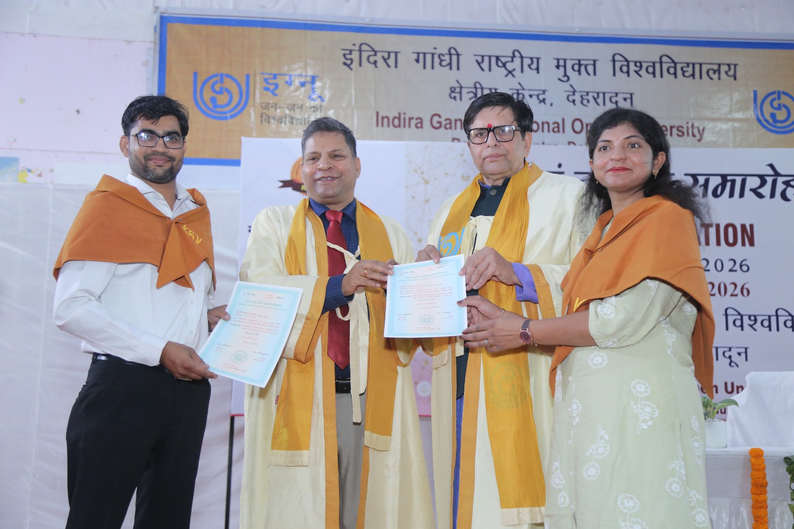 सीखने की नहीं होती कोई उम्र, दीक्षांत मंच से निकली प्रेरणा की अनगिनत कहानियां