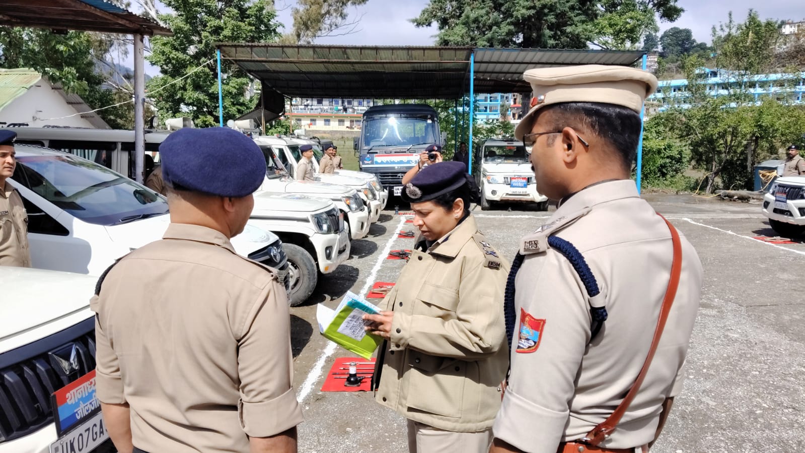 पिथौरागढ़ में आईजी कुमाऊँ ने किया वार्षिक पुलिस निरीक्षण