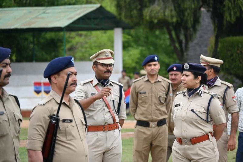 पिथौरागढ़ में आईजी कुमाऊँ ने किया वार्षिक पुलिस निरीक्षण