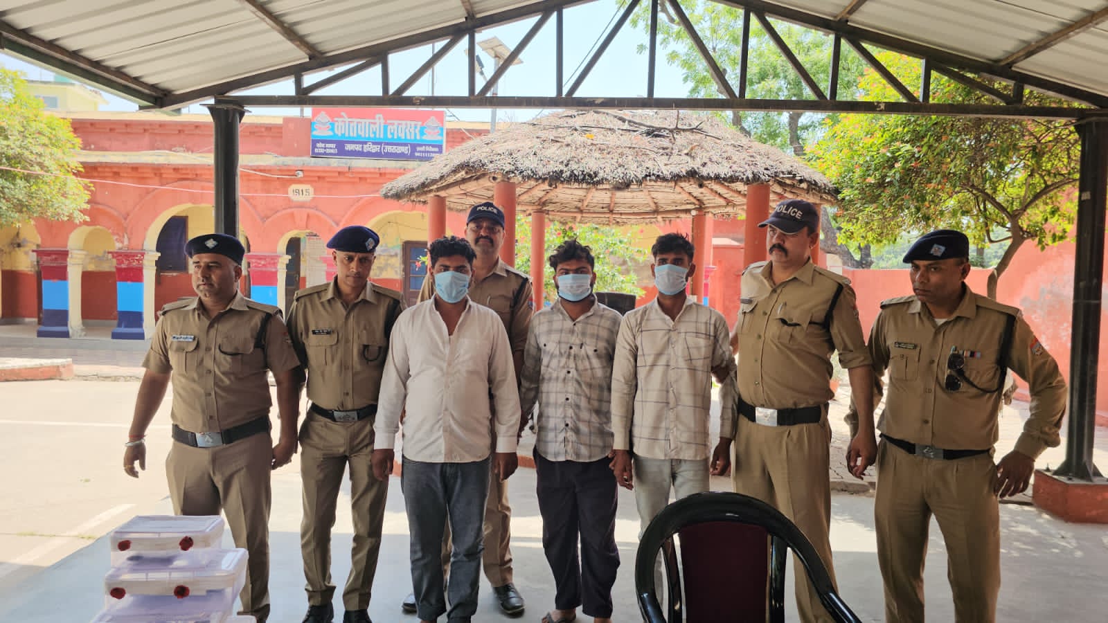 10 लाख की फिरौती न देने पर हत्या करने जा रहे 3 अभियुक्त असलहों संग गिरफ्तार