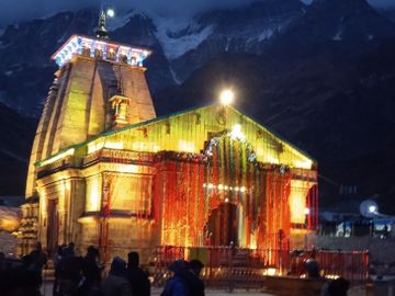 केदारनाथ धाम यात्रा सुचारू रूप से चल रही है किसी भी प्रकार की अफवाहों पर न दें ध्यान