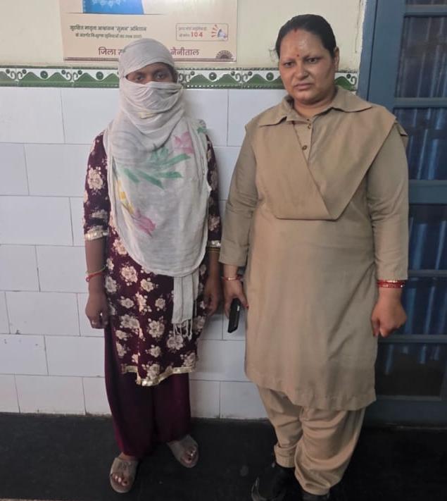 *रिक्शे में महिलाओं के गले से मंगलसूत्र उड़ाने वाली शातिर महिला चोर गिरफ्तार*