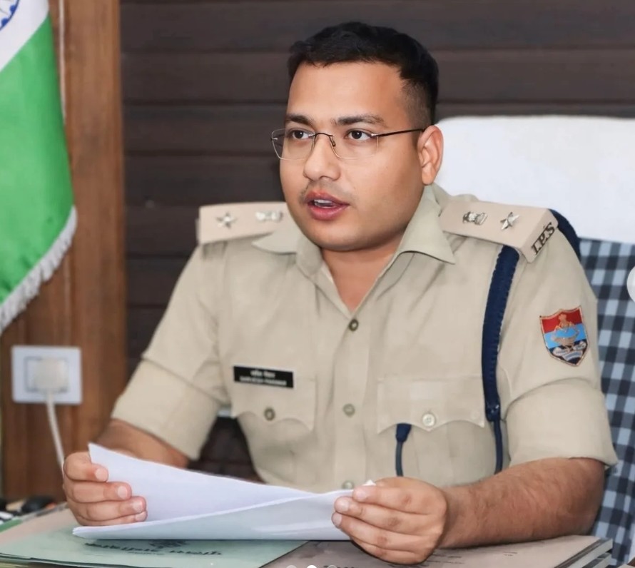 बकरीद को शांतिपूर्ण व सौहार्दपूर्ण बनाये रखने को पौड़ी पुलिस ने सुबह से जनपद में बिछाया सुरक्षा पहरा