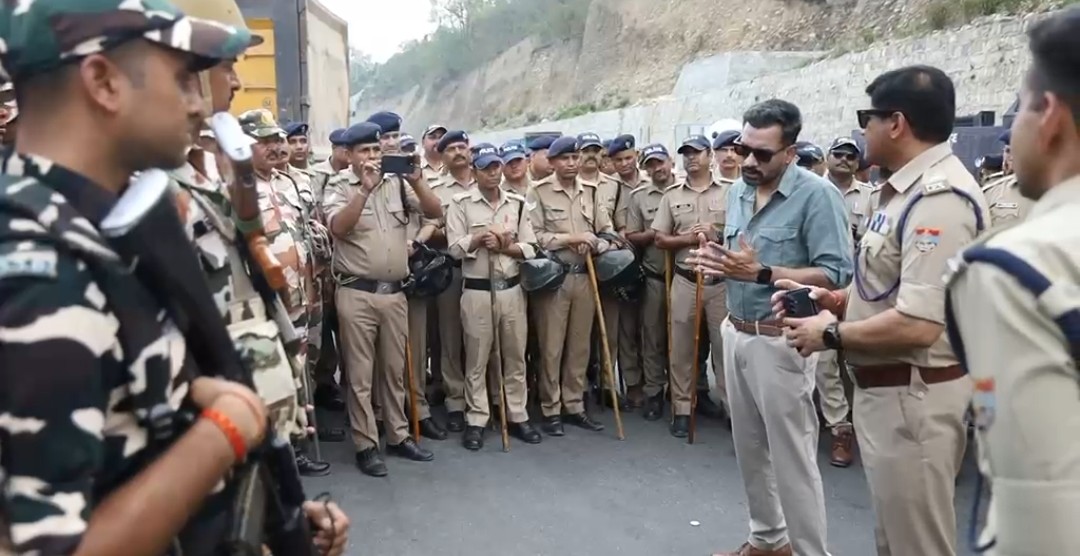 डीएम , कप्तान ने पोंटा साहिब सीमा का किया निरीक्षण, स्थिति सामान्य