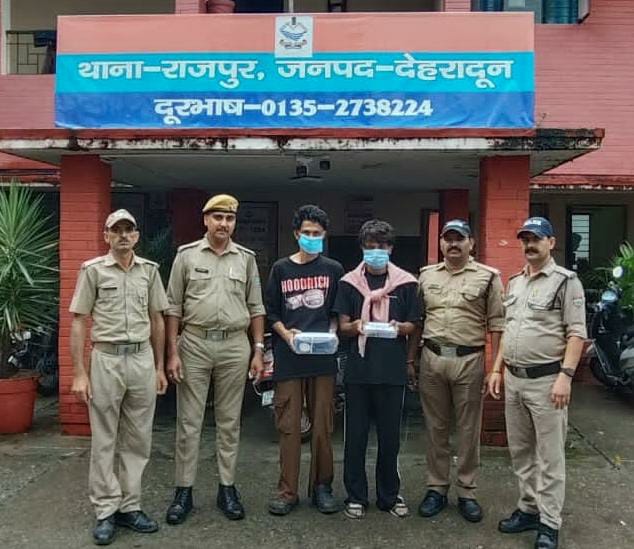 मंदिर व दुकानों में चोरी करने वालों 2 शातिर चोर गिरफ्तार