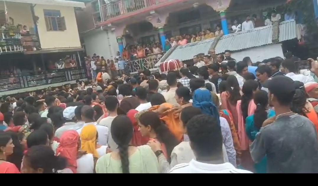 उत्तरकाशी के रुद्रेश्वर महादेव मेले में लगा श्रद्धालुओं का जमावड़ा