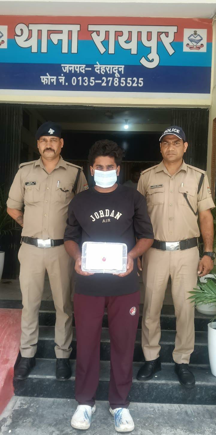 रायपुर फायरिंग कांड में 15 हजार का इनामी आरोपी गिरफ्तार*