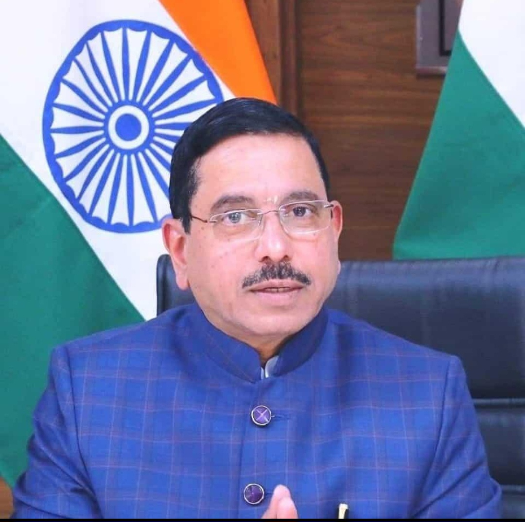 देश की शिक्षा व्यवस्था की कमान अब प्रह्लाद जोशी के हाथों में, केंद्र सरकार ने सौंपी नई जिम्मेदारी