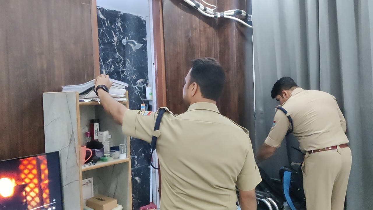 पढ़ाई की आड़ में गुंडागर्दी करते छात्रो के खिलाफ दून पुलिस सख्त, छात्रो का सत्यापन अभियान शुरू