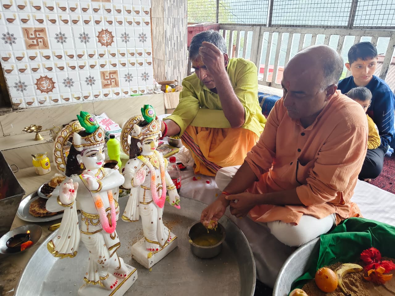 रिजर्व पुलिस लाइन गोपेश्वर मंदिर में विधि-विधान से हुई श्री राधा-कृष्ण की प्राण प्रतिष्ठा