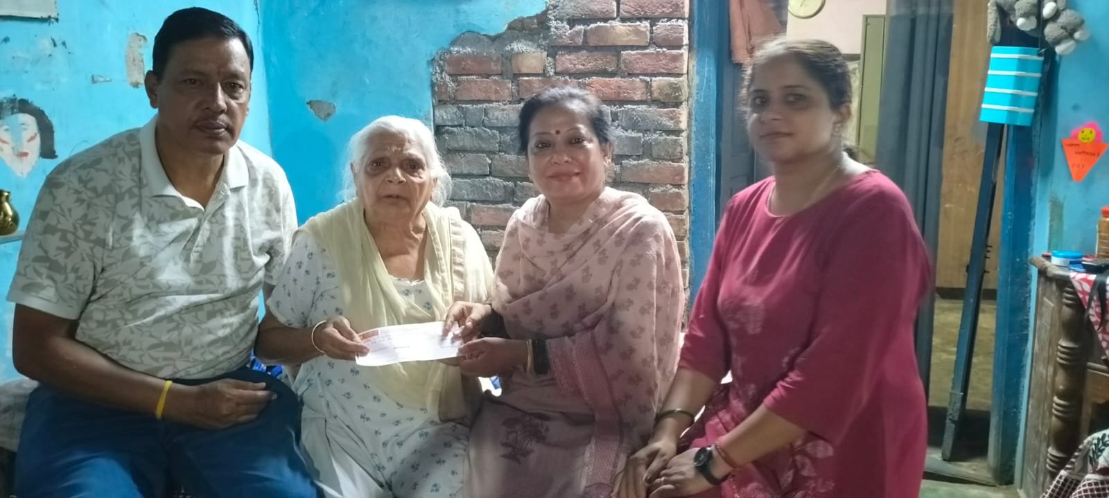 आपदा प्रभावित परिवारों को सरकार की मदद, 1.20 लाख रुपये की आर्थिक सहायता बांटी
