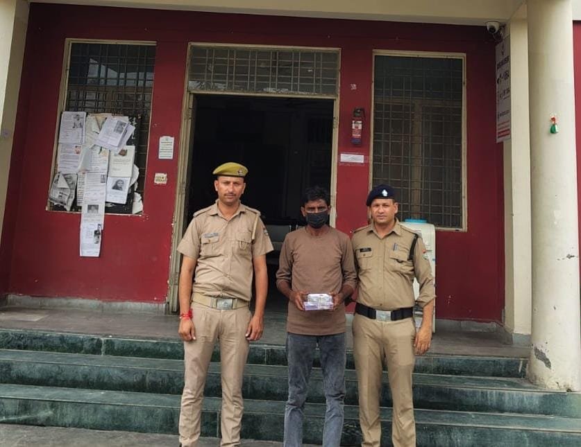 नशे के खिलाफ दून पुलिस की कार्रवाई, हिस्ट्रीशीटर समेत दो गिरफ्तार

