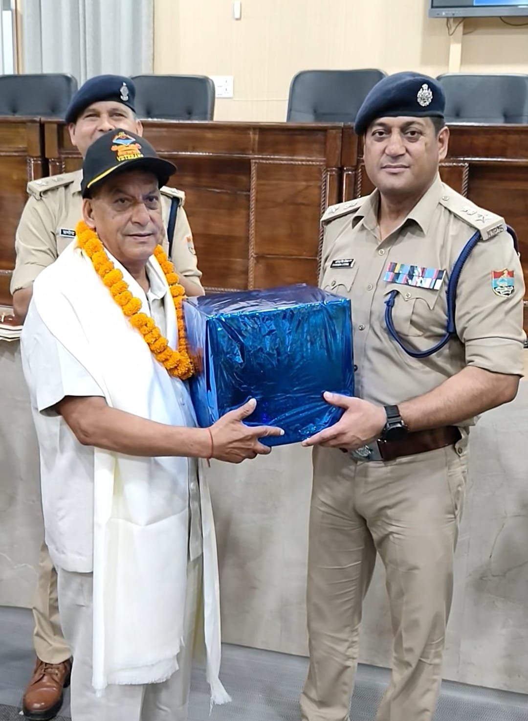 3 पुलिस कार्मिकों को दून पुलिस ने दी यादगार विदाई
