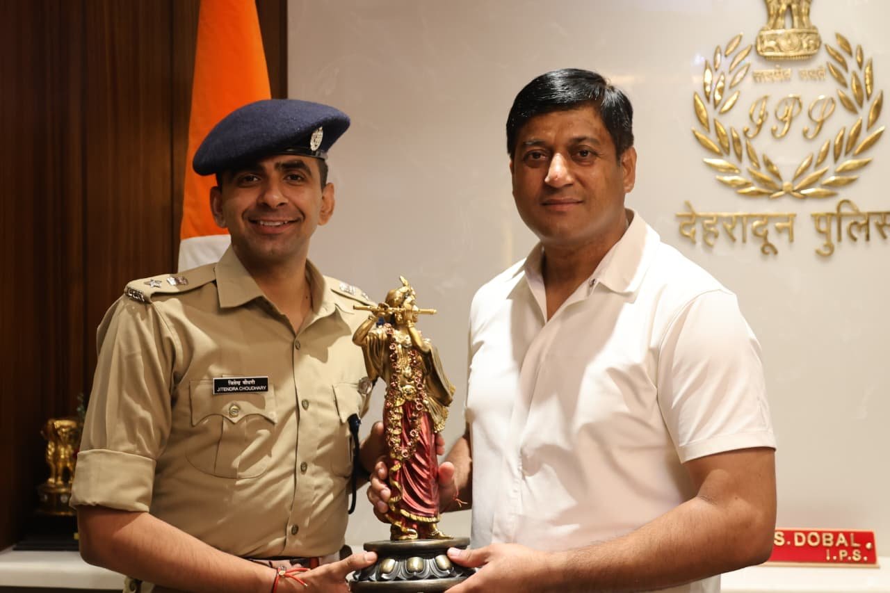 एसपी क्राइम व एसपी सिटी को दून पुलिस ने दी यादगार विदाई