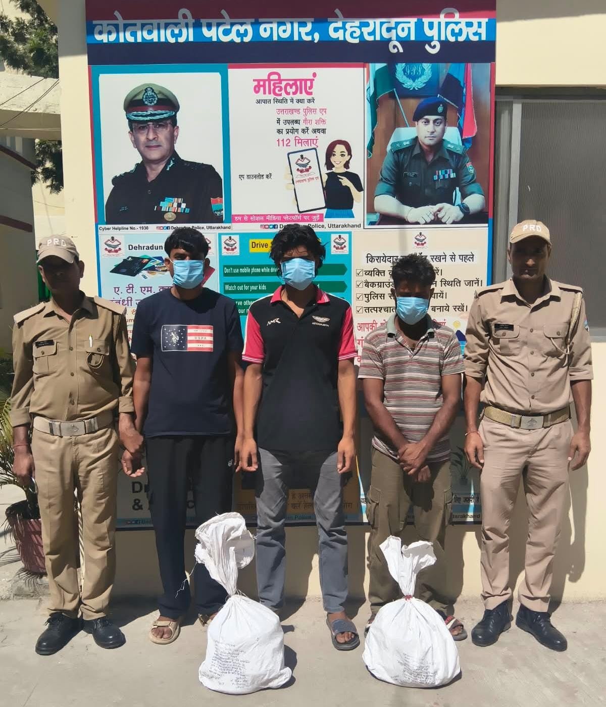 जल्द पैसा कमाने के लालच में मालिक के गोदाम में कर डाली चोरी, कर्मी व कबाड़ी समेत 3 गिरफ्तार