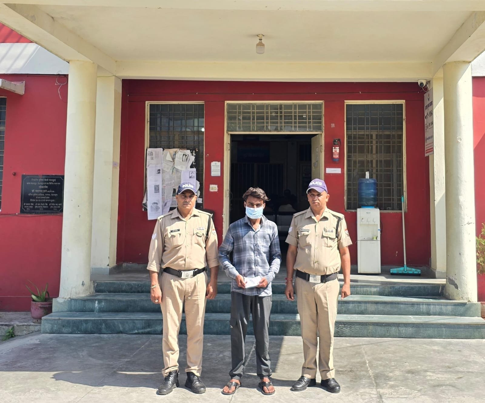 डिलीवरी बॉय की आड़ में स्मैक की तस्करी करता अभियुक्त गिरफ्तार
